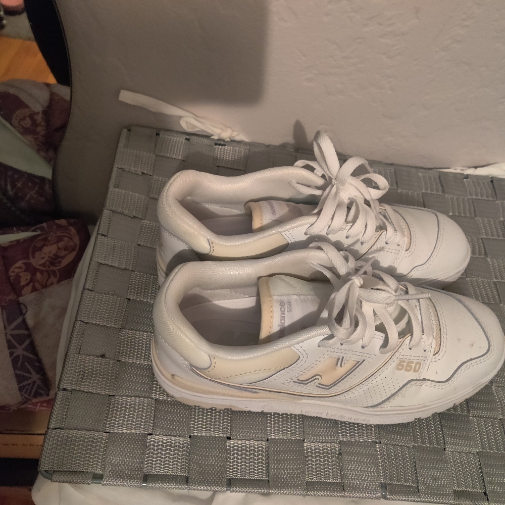 Selling big kids New Balance shoes